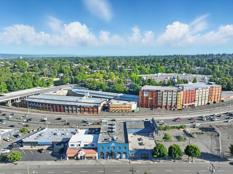 More Photos Of 2975 NE Sandy Blvd, Portland Storefront For Sale