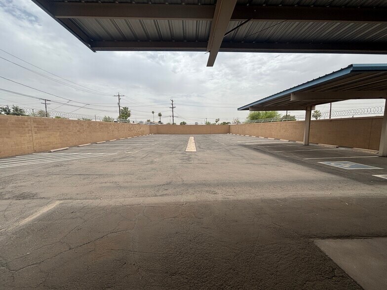 More Photos Of 3409 W Bethany Home Rd, Phoenix Warehouse For Lease