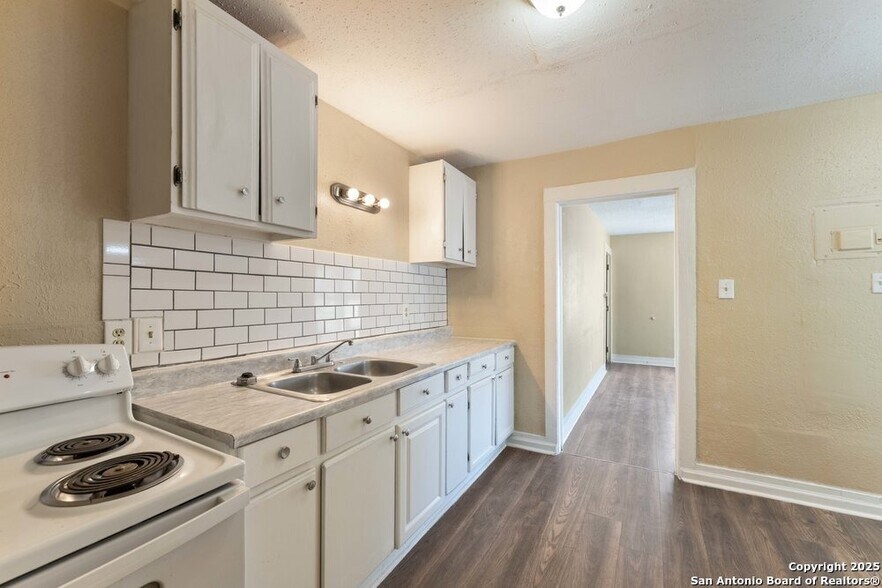 More Photos Of 403 Terrell Ave, San Antonio Apartments For Sale
