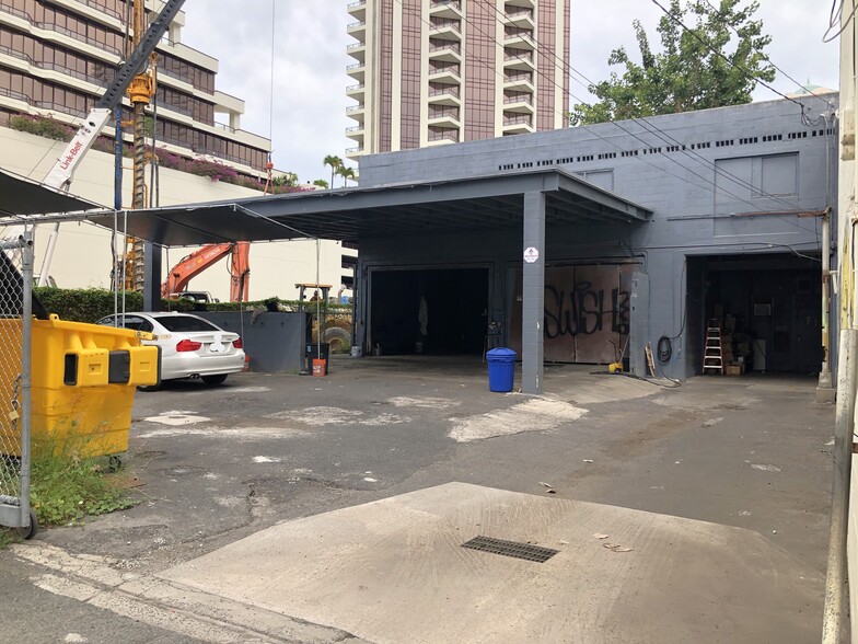 More Photos Of 808 Kawaiahao St, Honolulu Warehouse For Sale