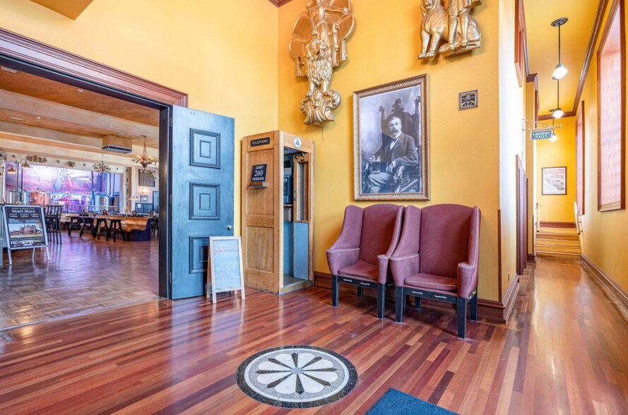 More Photos Of 623 Broadway St, Baraboo Specialty For Sale