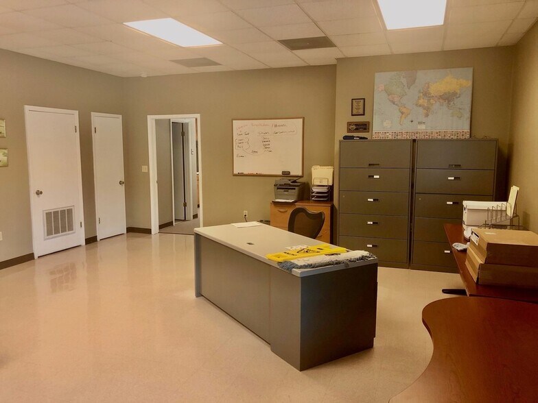 More Photos Of 5841 State Highway K St, Cape Girardeau Warehouse For Lease