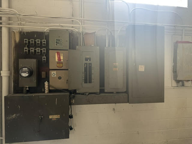 More Photos Of 180 Sargeant Ave, Clifton Warehouse For Lease