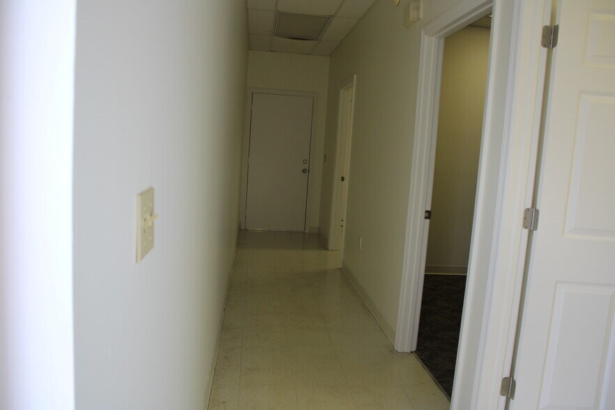 More Photos Of 3311-3345 Medical Hill Rd, Sebring Medical For Lease