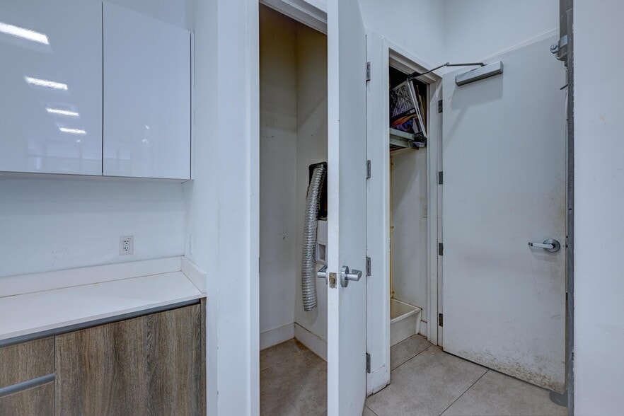 More Photos Of 301 Altara Ave, Coral Gables Apartments For Sale