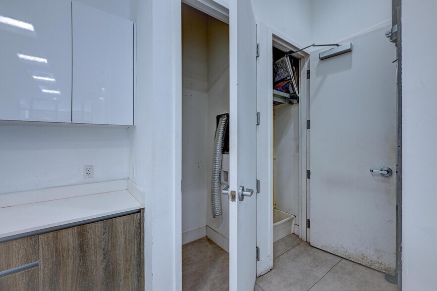 More Photos Of 301 Altara Ave, Coral Gables Apartments For Lease