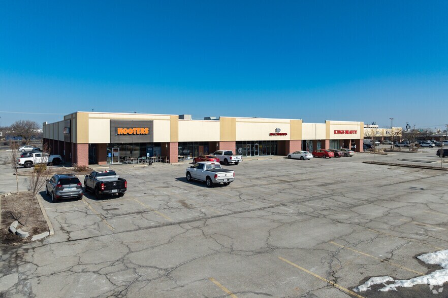More Photos Of 301-341 Market Pl, Fairview Heights Unknown For Lease