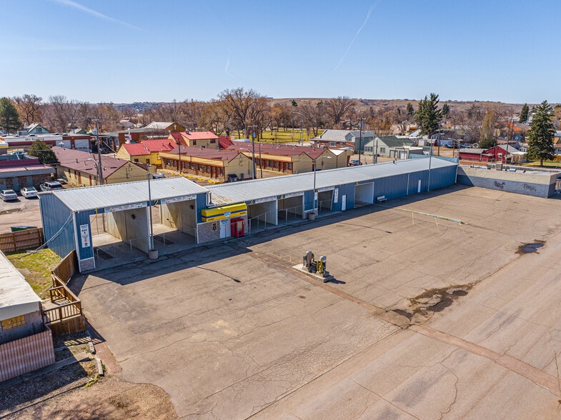 Primary Photo Of 720 1st Ave, Great Falls Carwash For Sale