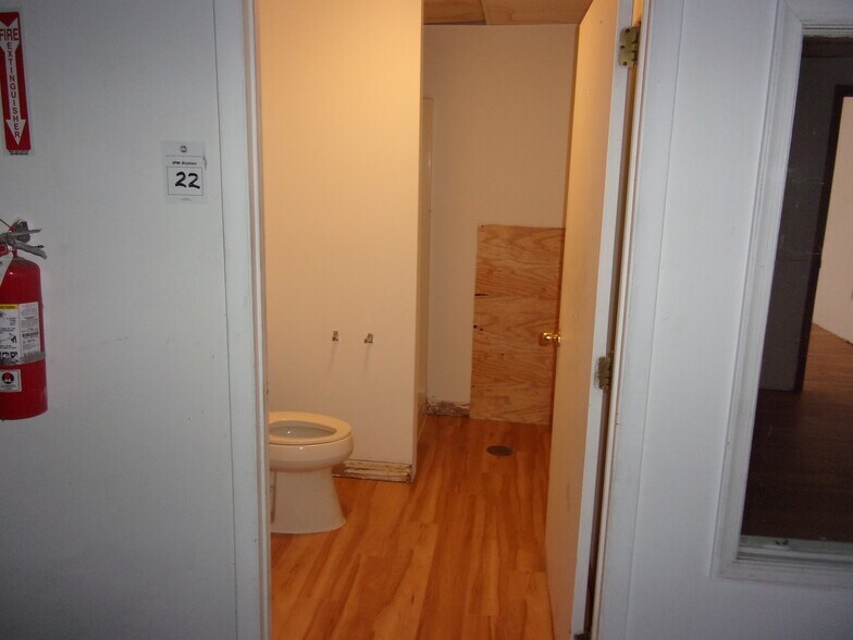 More Photos Of 8197 Euclid Ct, Manassas Park Warehouse For Lease