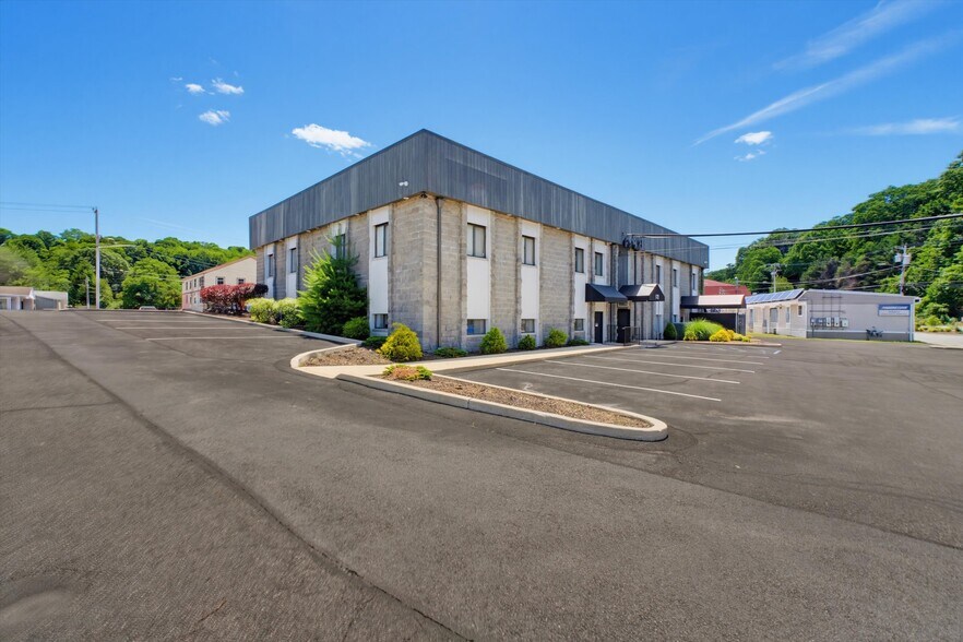 More Photos Of 572 Route 6, Mahopac Medical For Lease