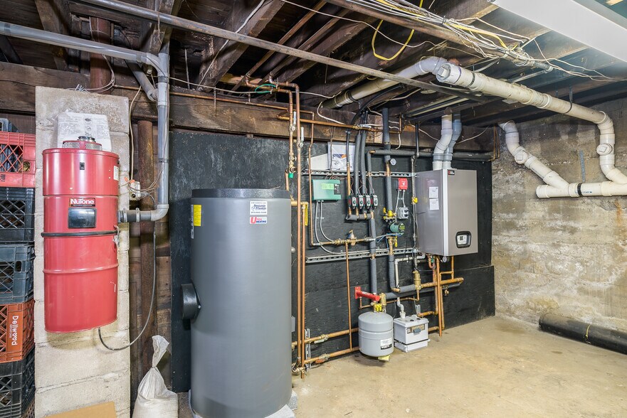 More Photos Of 324 Ringwood Ave, Pompton Lakes Storefront Retail Residential For Lease