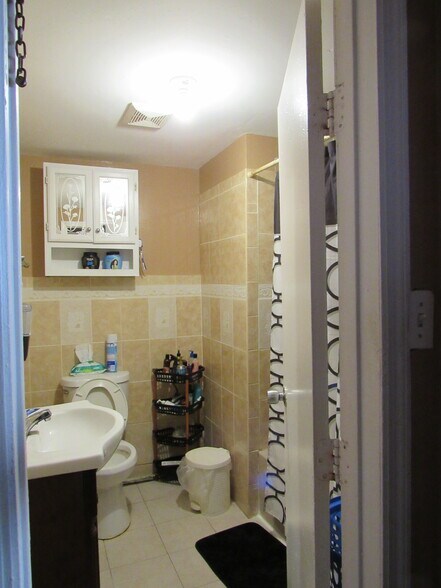 More Photos Of 5 New Main St, Haverstraw Storefront Retail Residential For Sale