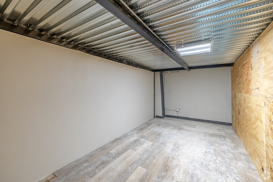 More Photos Of 910 Grand Ave, North Bergen Warehouse For Sale