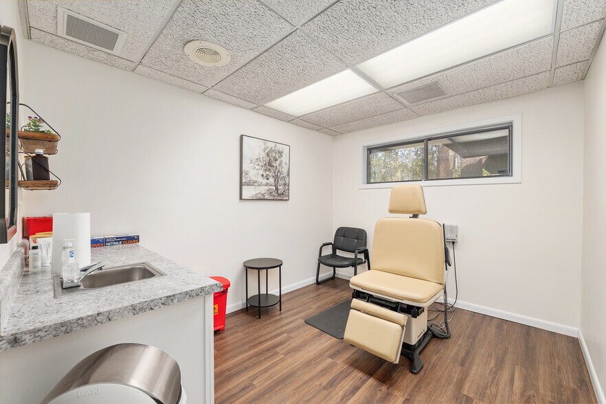 More Photos Of 2750 SE 17th St, Ocala Medical For Sale