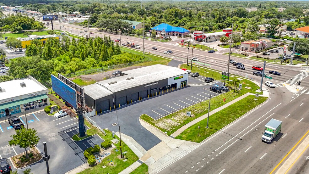 More Photos Of 8338 N Dale Mabry Hwy, Tampa Showroom For Sale