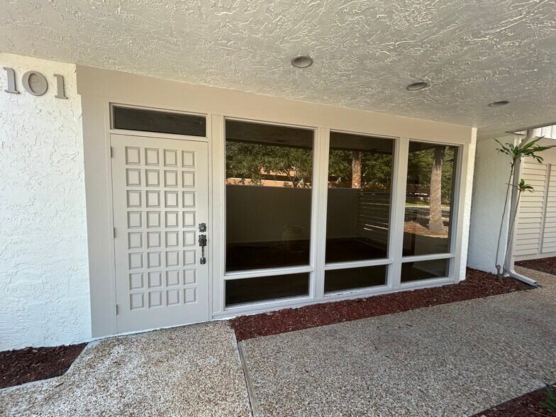 More Photos Of 101 San Marco Dr, Venice Office For Sale