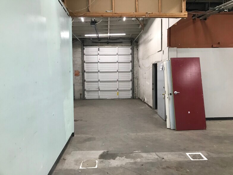 More Photos Of 733 Salem St, Glendale Manufacturing For Lease