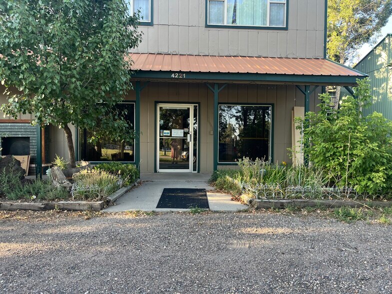 More Photos Of 4221 W Eisenhower Blvd, Loveland General Retail For Lease