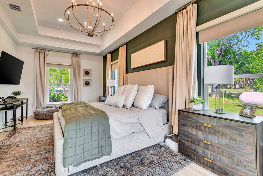 More Photos Of 2400 Lorraine Rd, Sarasota Horse Stables For Sale