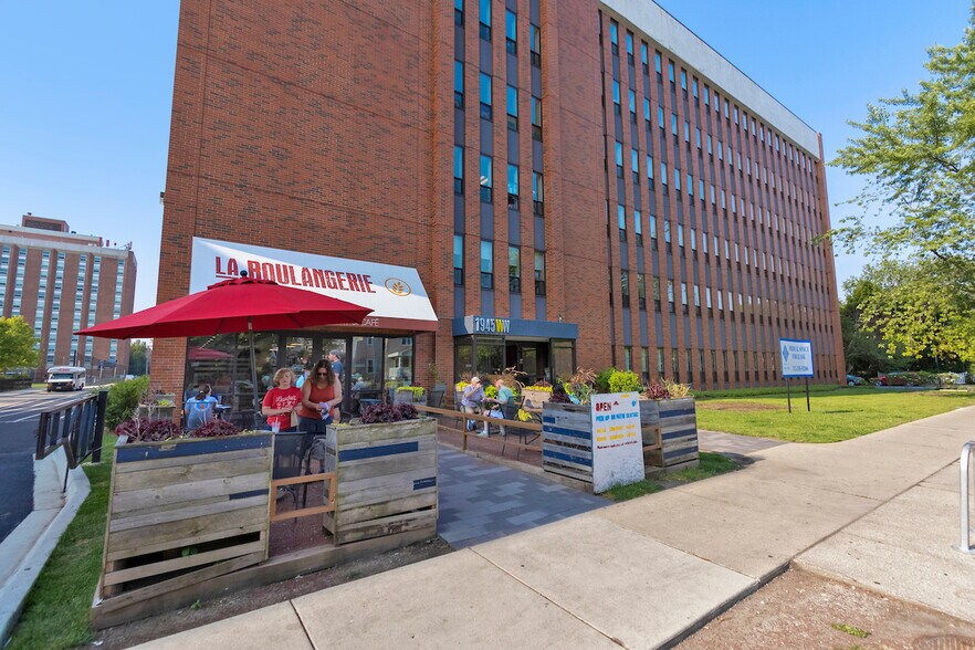 Primary Photo Of 1945 W Wilson Ave, Chicago Medical For Lease