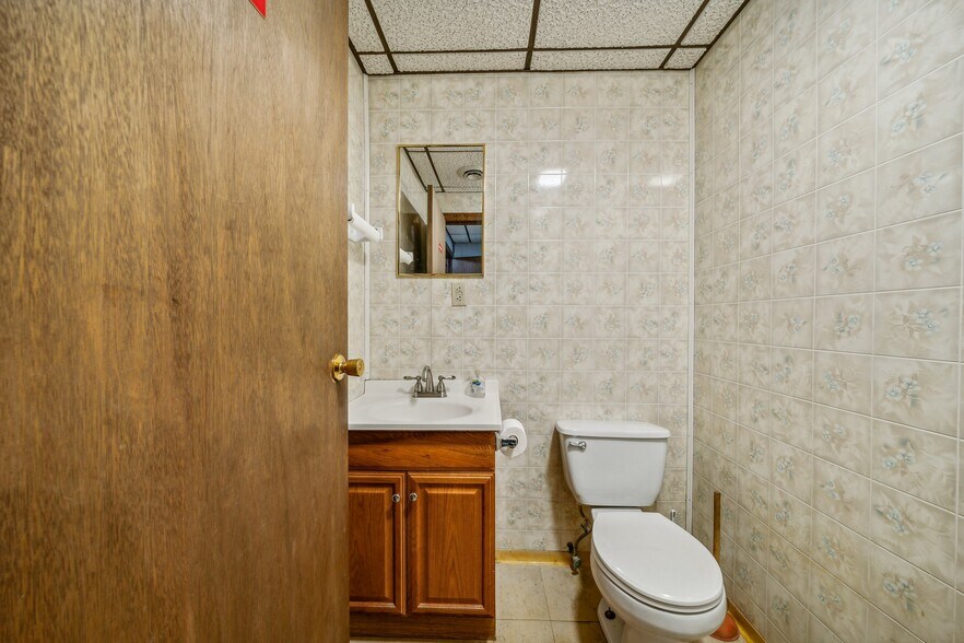 More Photos Of 123 Crossroads Rd, Scottdale Light Distribution For Sale