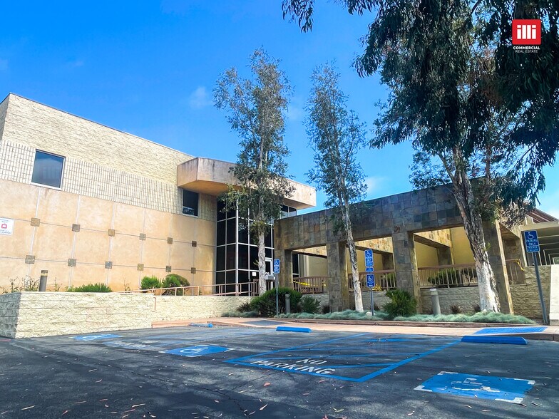 More Photos Of 950 Lawrence Dr, Thousand Oaks Manufacturing For Lease