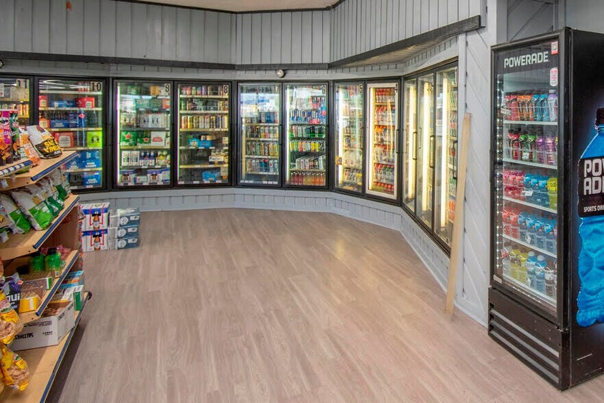 More Photos Of 16135 US Highway 301, Dade City Service Station For Sale