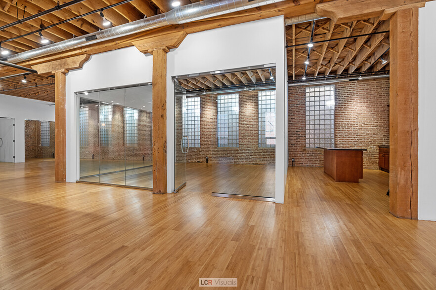 Primary Photo Of 1143 W Rundell Pl, Chicago Office For Lease