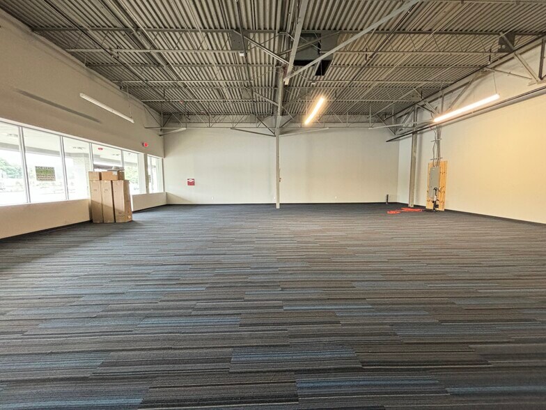 More Photos Of 380-432 John Fitch Hwy, Fitchburg Unknown For Lease