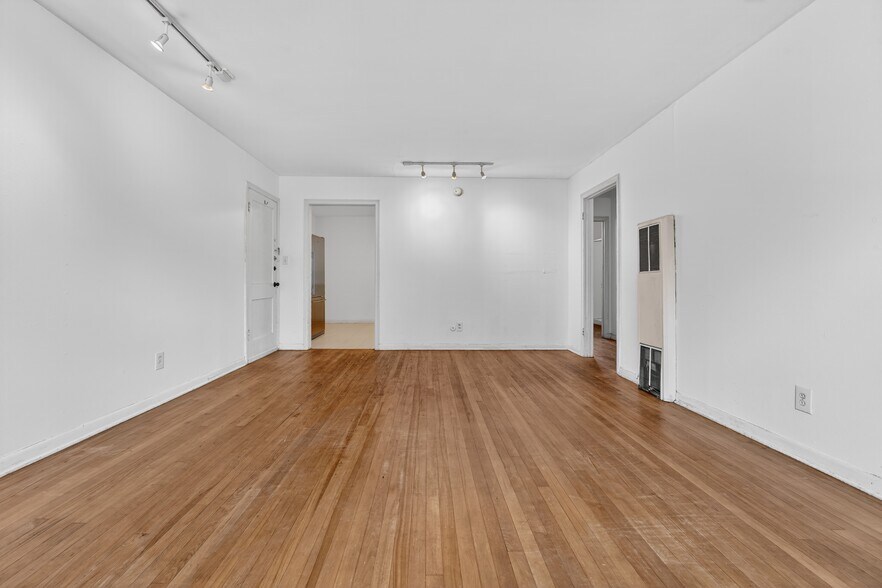 More Photos Of 1518 Parkway, Austin Multifamily For Sale