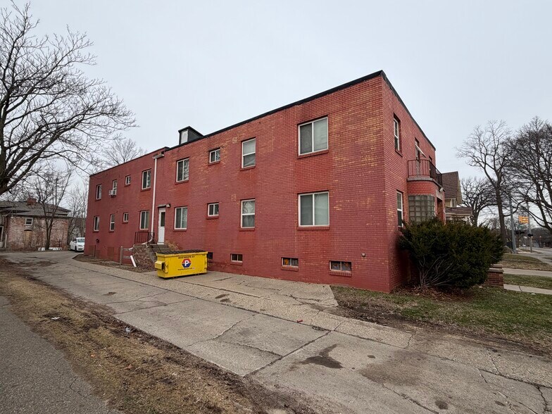 More Photos Of 712 S Grand Traverse St, Flint Apartments For Sale