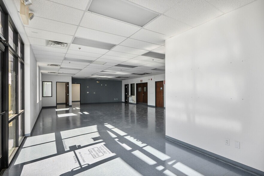 More Photos Of 4464 Calimesa St, Las Vegas Warehouse For Lease