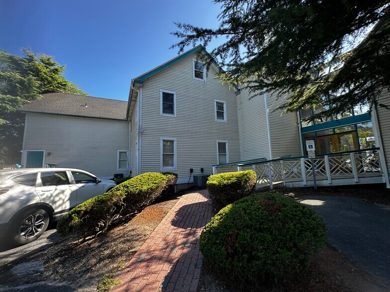 More Photos Of 599 Shore Rd, Somers Point Medical For Lease