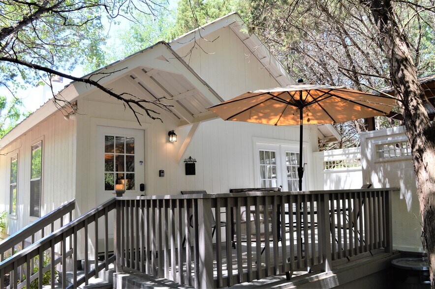 More Photos Of 104 Scudder Ln, Wimberley Hotel For Sale