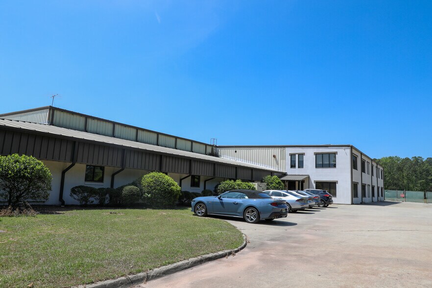 More Photos Of 24 Herring Rd, Newnan Warehouse For Sale