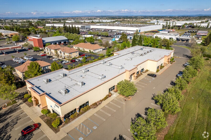 More Photos Of 9001 Foothills Blvd, Roseville Flex For Lease