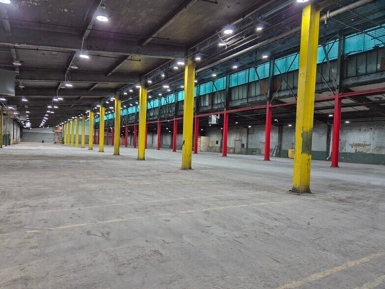 More Photos Of 297 Getty Ave, Paterson Warehouse For Lease