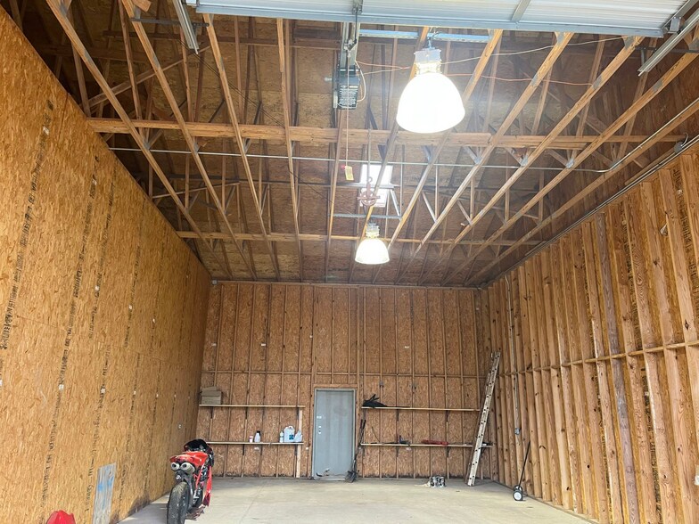 More Photos Of 13415 N Santa Fe Ave, Oklahoma City Industrial For Sale