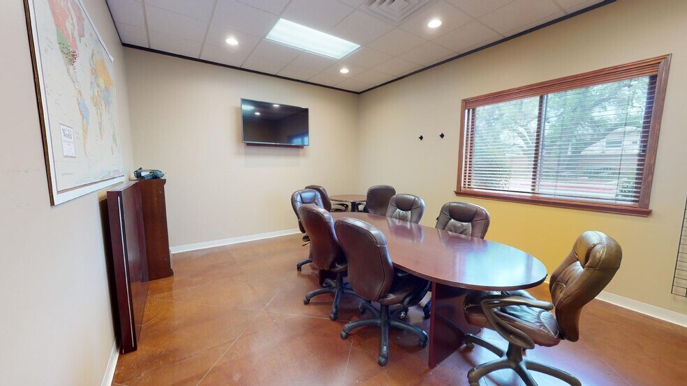 More Photos Of 2010 Windy Ter, Austin Warehouse For Sale