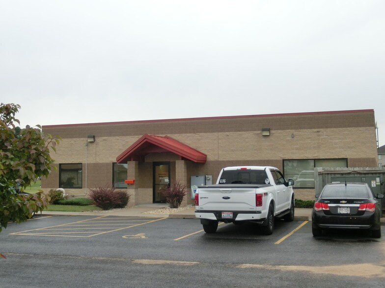More Photos Of 2875 Village Rd, Portage Office For Sale