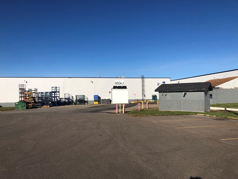 More Photos Of 7075 Dort Hwy, Grand Blanc Warehouse For Lease
