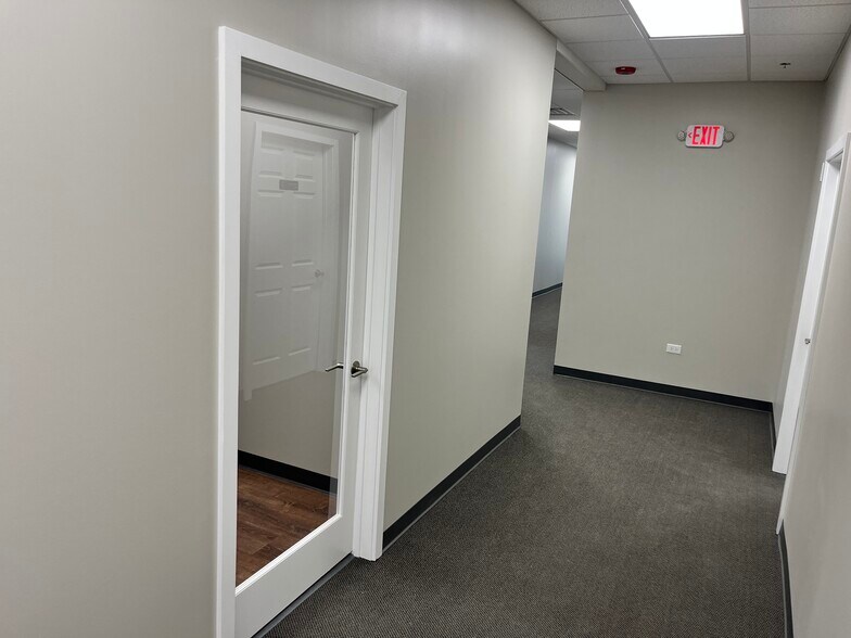 More Photos Of 113 Main St, Oswego Medical For Lease