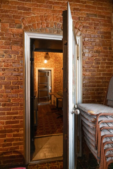 More Photos Of 100 S Washington St, Lake City Restaurant For Sale