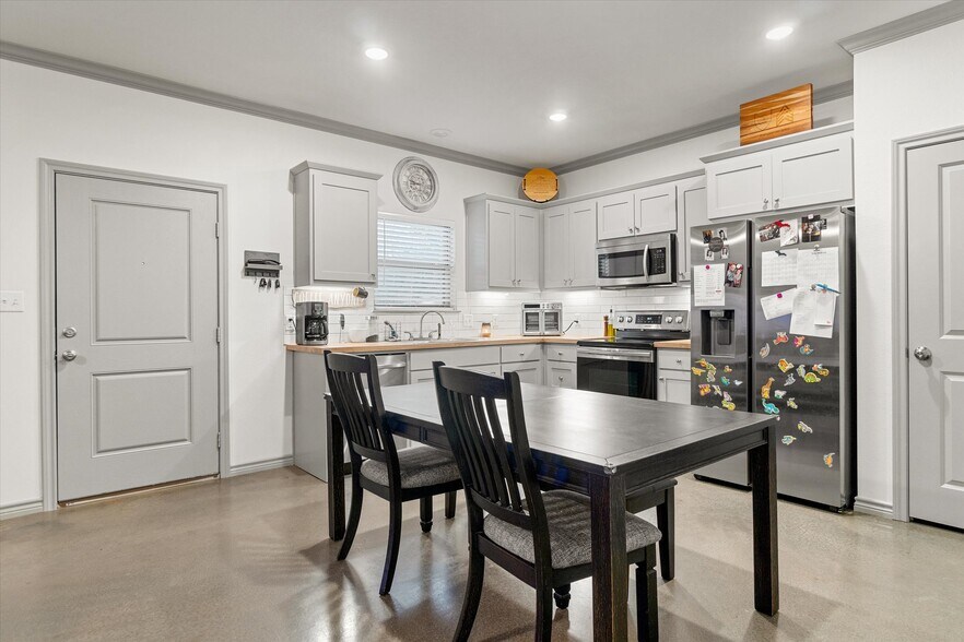 More Photos Of 4074 County Road 152 W, Bullard Apartments For Sale