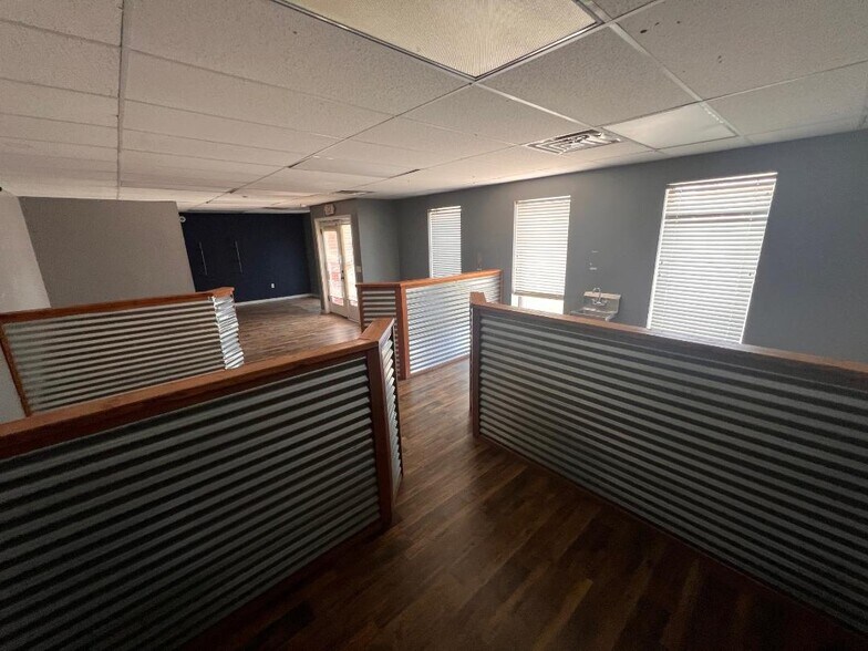 More Photos Of 510 20th St, Huntington Freestanding For Lease