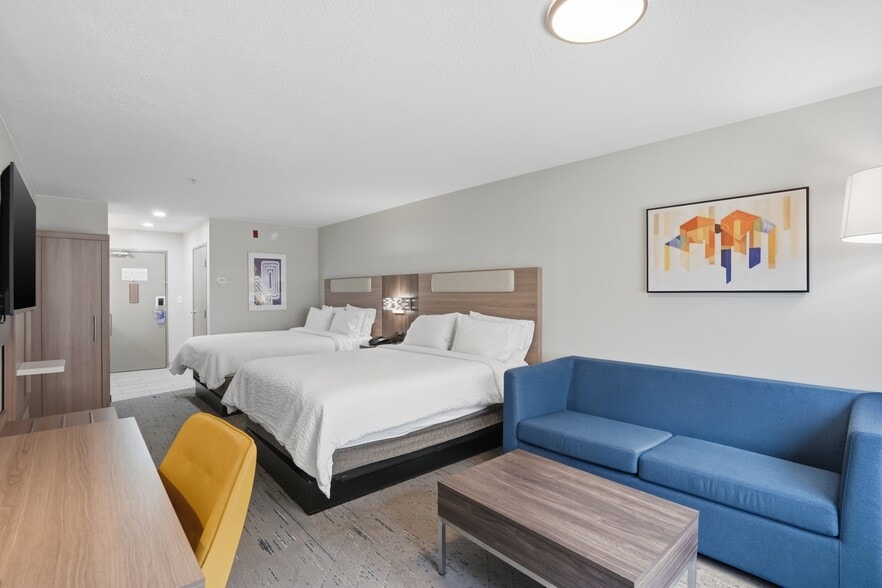 More Photos Of 10680 S Auto Mall Dr, Sandy Hotel For Sale