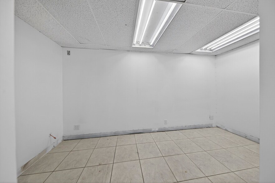 More Photos Of 1180 NW 41st Ter, Lauderhill Office For Lease