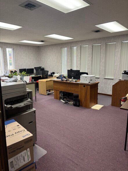 More Photos Of 608 N Wayne Rd, Westland Office For Sale
