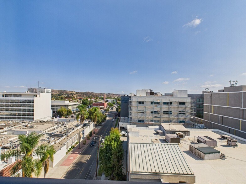 More Photos Of 9900 Venice Blvd, Culver City Apartments For Lease