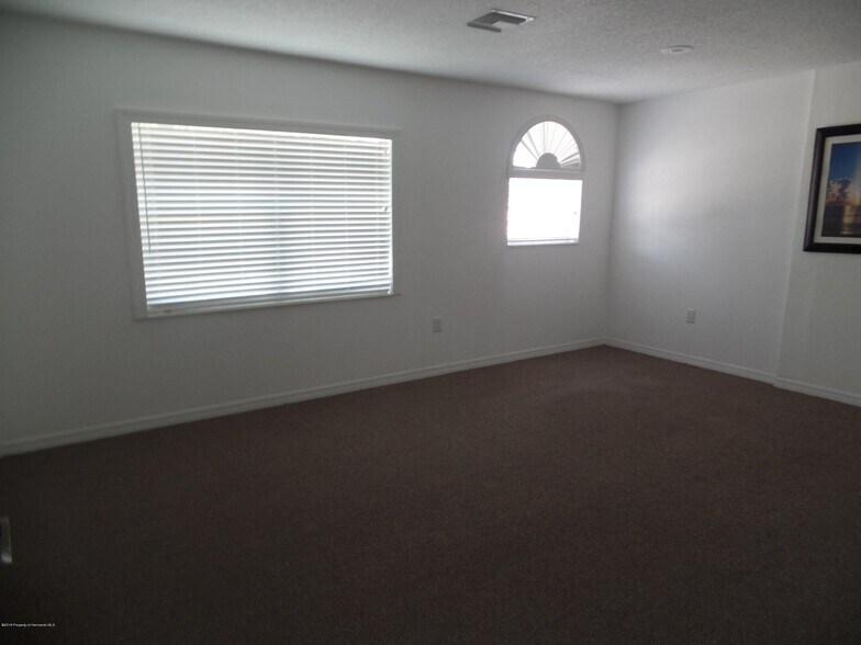 More Photos Of 8028 Spring Hill Dr, Spring Hill Coworking Space